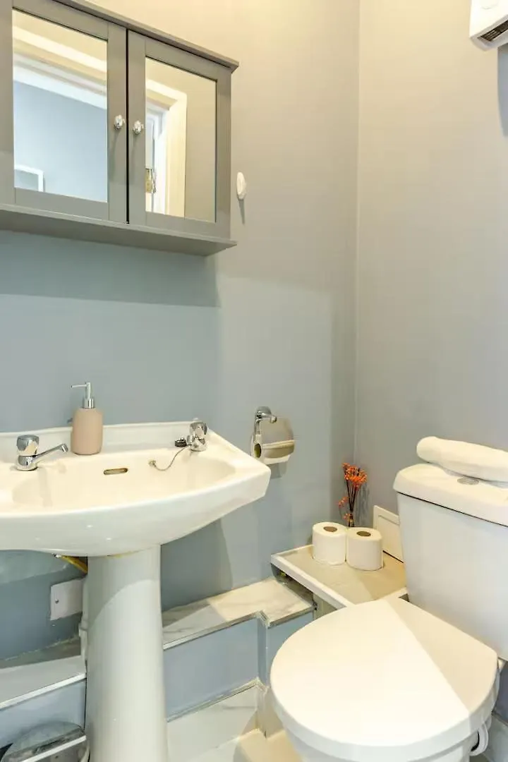Best Location! Modern Apartment In Heart Of City! Dublin