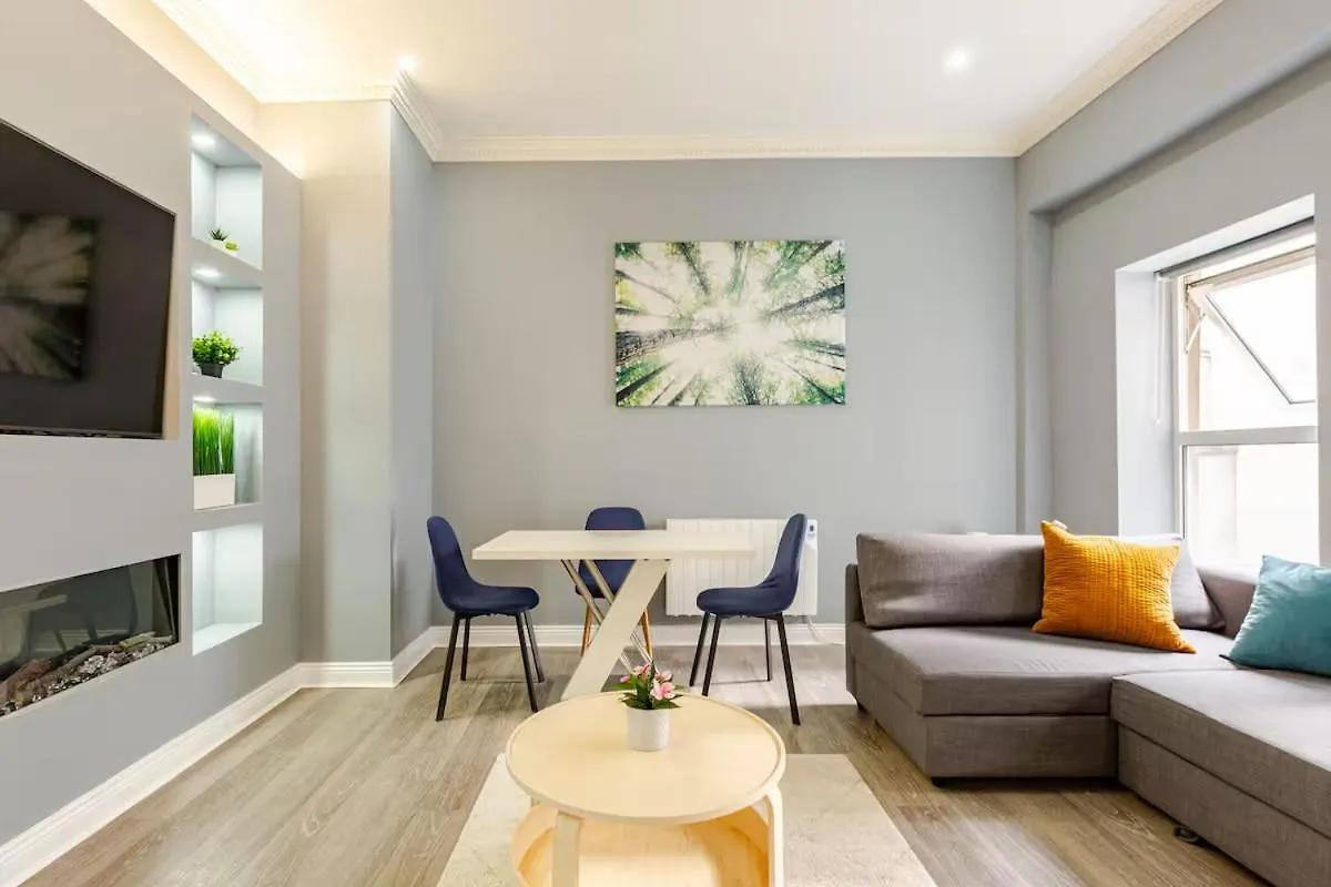 Best Location! Modern Apartment In Heart Of City! Dublin